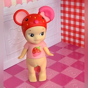 Sonny Angel Authentic Strawberry Love Mouse